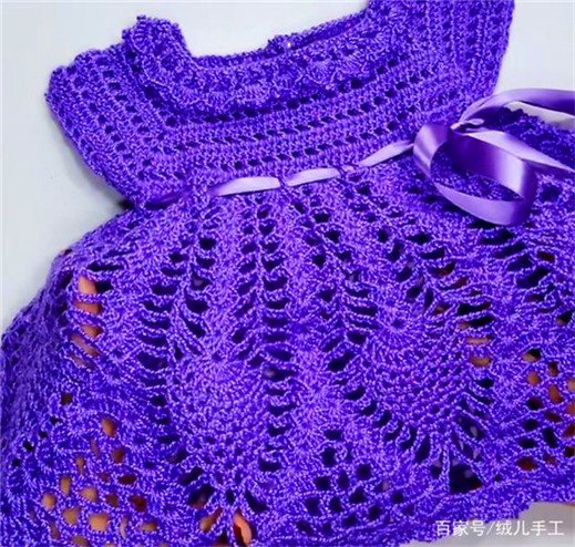 钩编紫色儿童裙子，真的是太漂亮了，任谁看见都喜欢